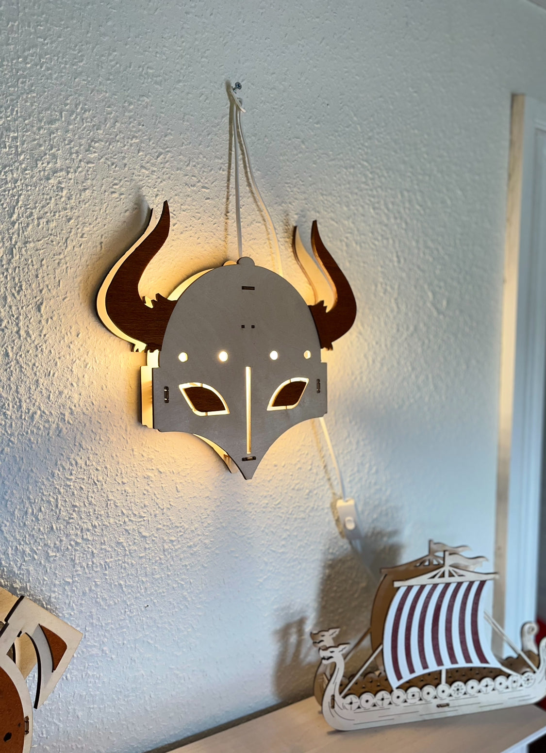 Wandlampe Nordmann Helm Harald, Schiff Sven, Schild Erik