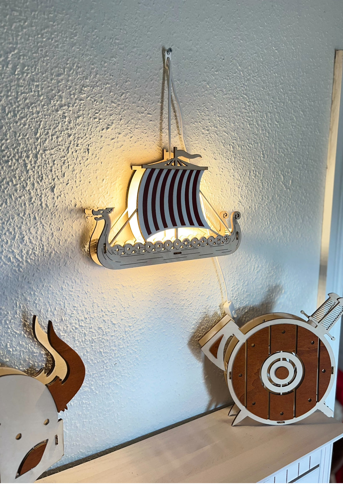 Wandlampe Nordmann Helm Harald, Schiff Sven, Schild Erik